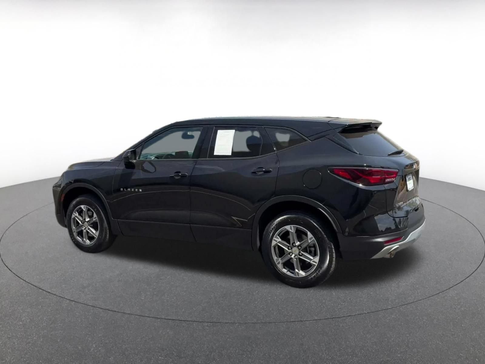 Used 2025 Chevrolet Blazer LT FWD image 10