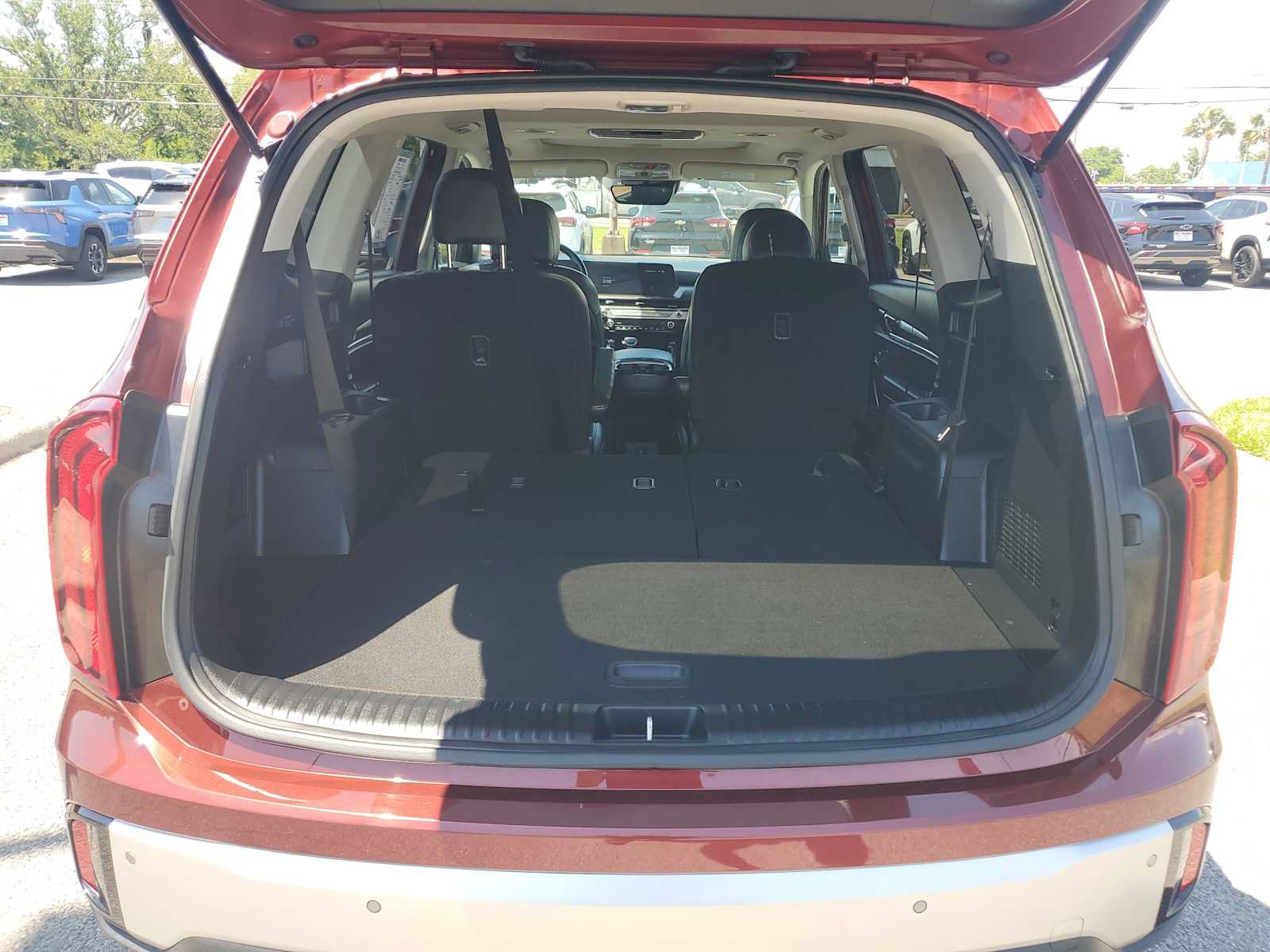 Used 2024 Kia Telluride S w/ S Sunroof Package FWD image 5