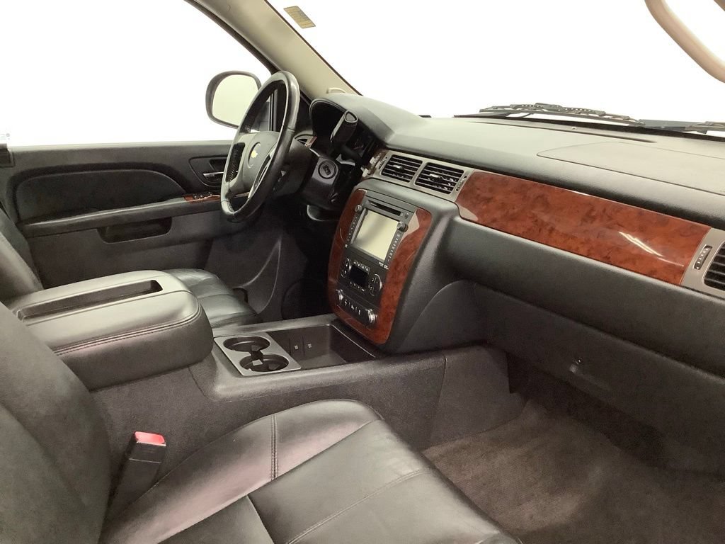 Used 2012 Chevrolet Avalanche LT AWD/4WD image 32