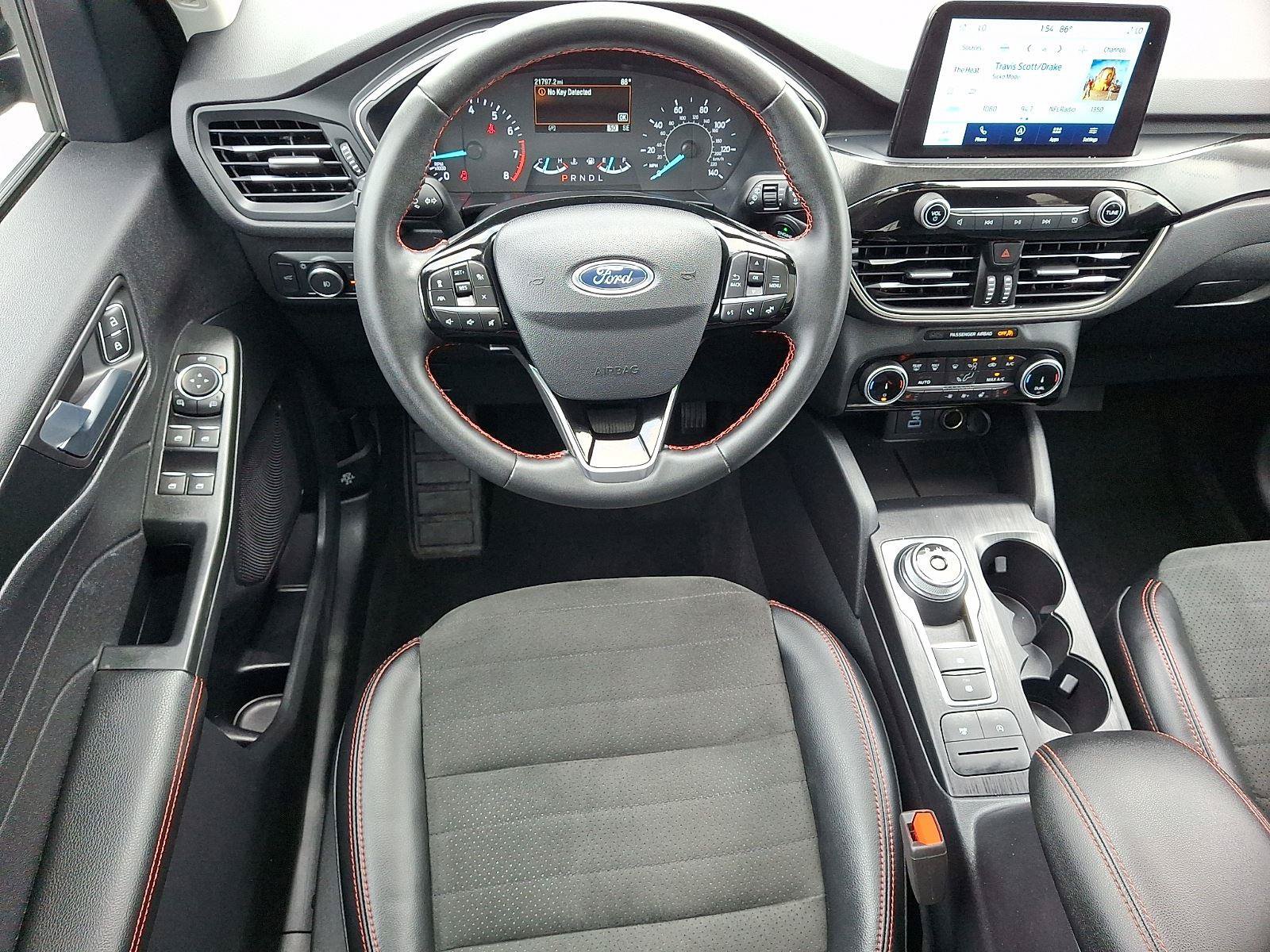 Certified 2022 Ford Escape SEL w/ SEL Stealth AWD Package image 12