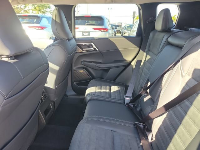 New 2026 Mitsubishi Outlander SE FWD image 14