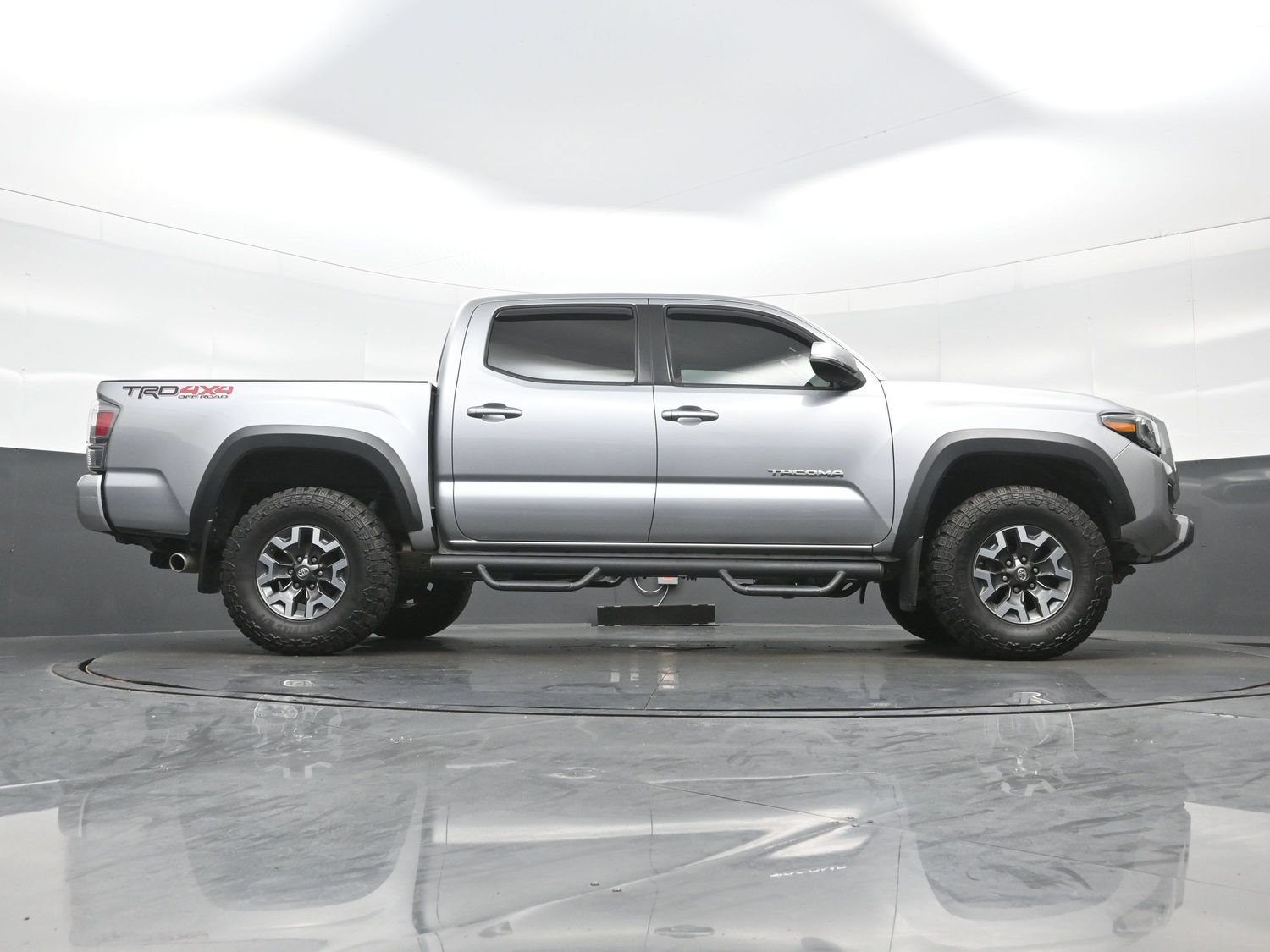 Used 2020 Toyota Tacoma TRD Off-Road w/ Technology Package AWD/4WD image 33