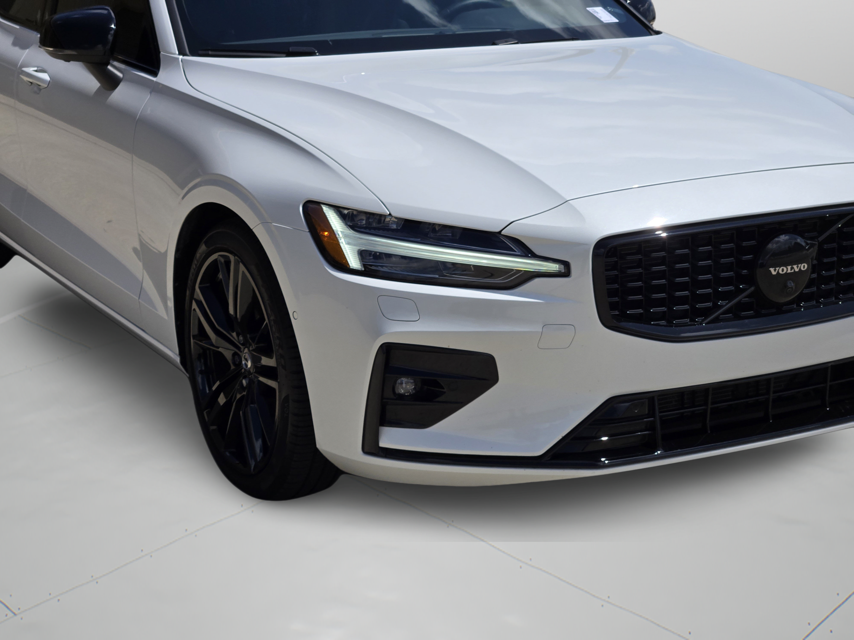 Certified 2023 Volvo S60 B5 Plus w/ Climate Package AWD/4WD image 31