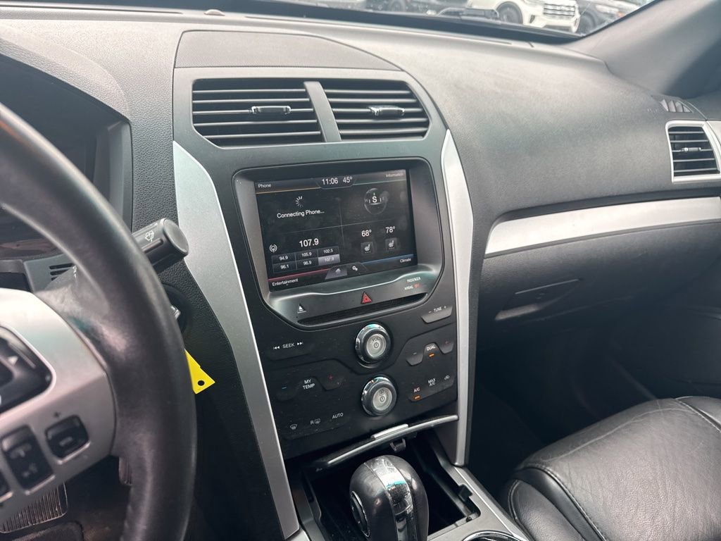 Used 2015 Ford Explorer XLT w/ Equipment Group 202B image 16