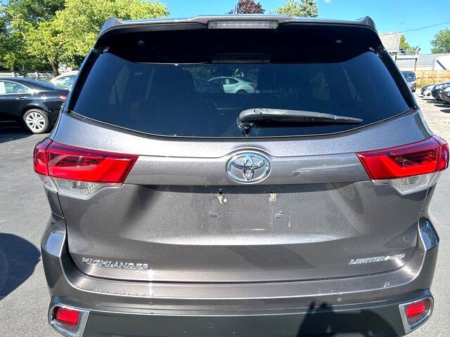 Used 2018 Toyota Highlander Limited image 4