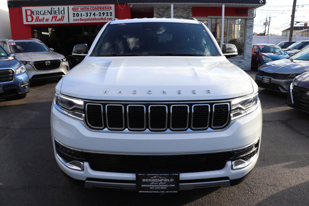 Used 2024 Jeep Wagoneer L Series II w/ Flexible Seating Group image 8