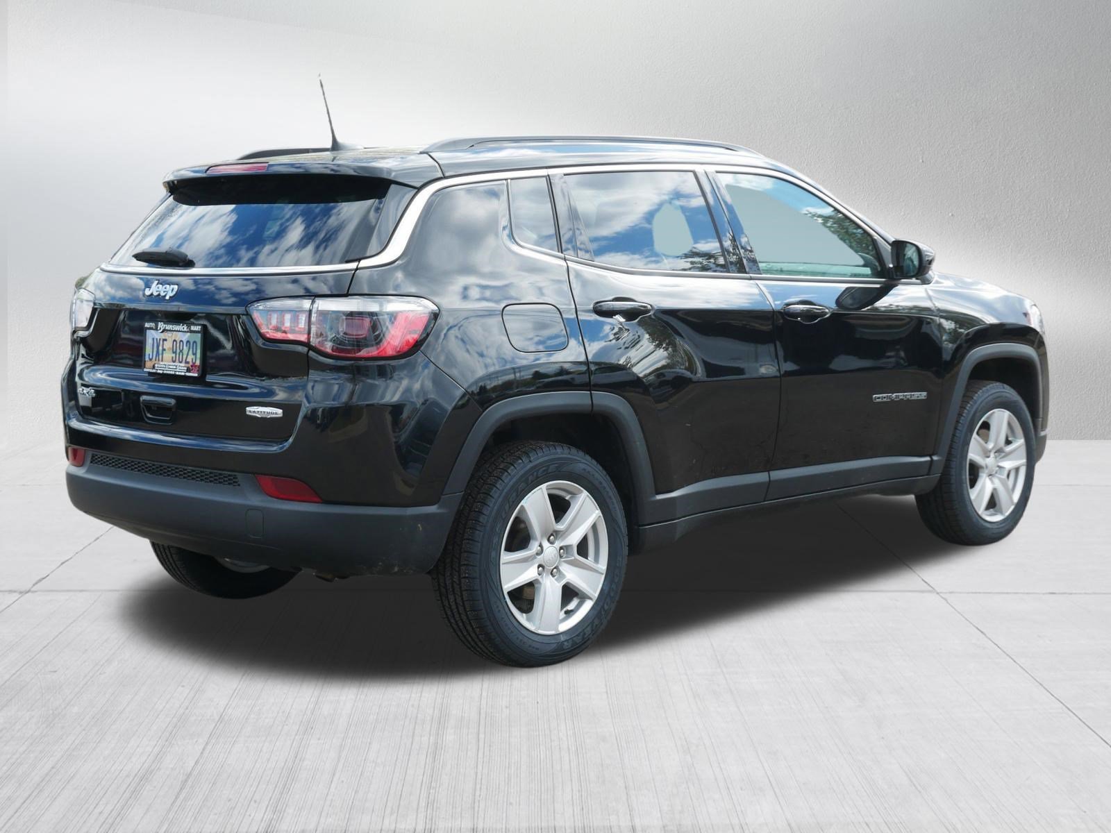 Used 2022 Jeep Compass Latitude w/ Convenience Group AWD/4WD image 7
