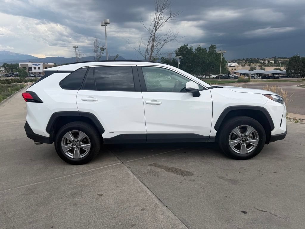 Used 2025 Toyota RAV4 XLE AWD/4WD image 9