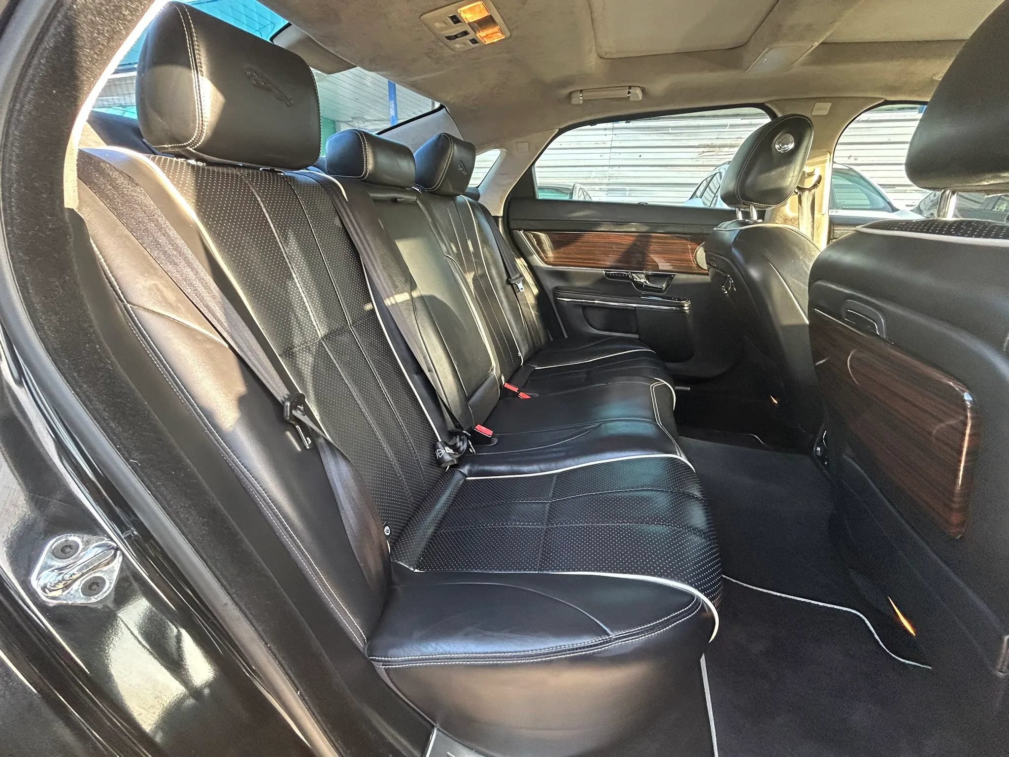 Used 2011 Jaguar XJ L RWD image 17