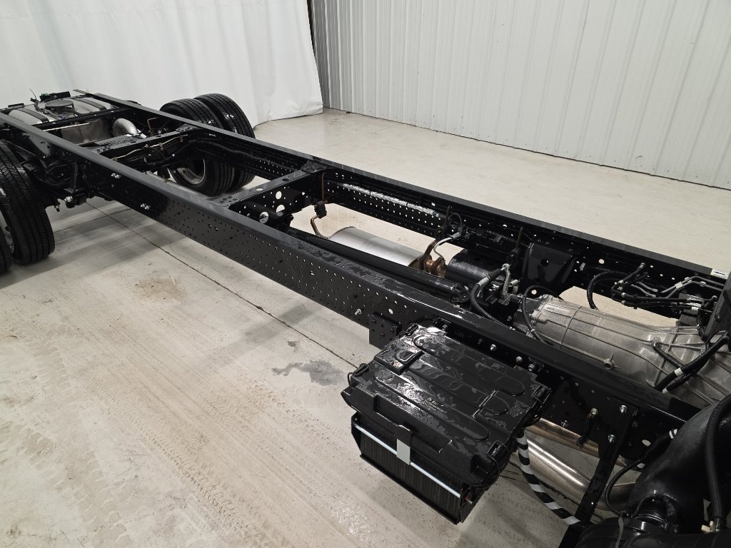 New 2026 Isuzu NPR image 8