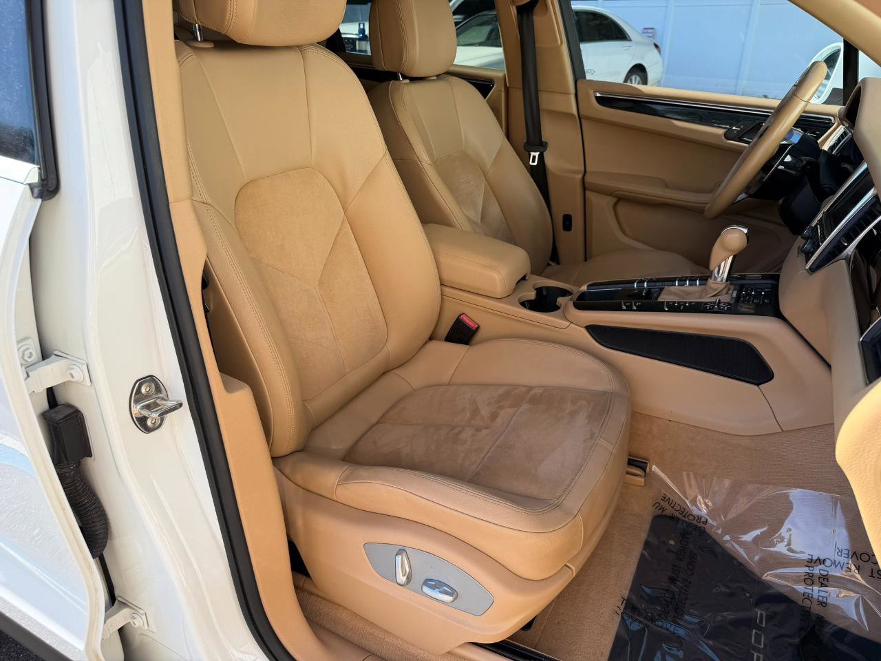 Used 2015 Porsche Macan S image 46