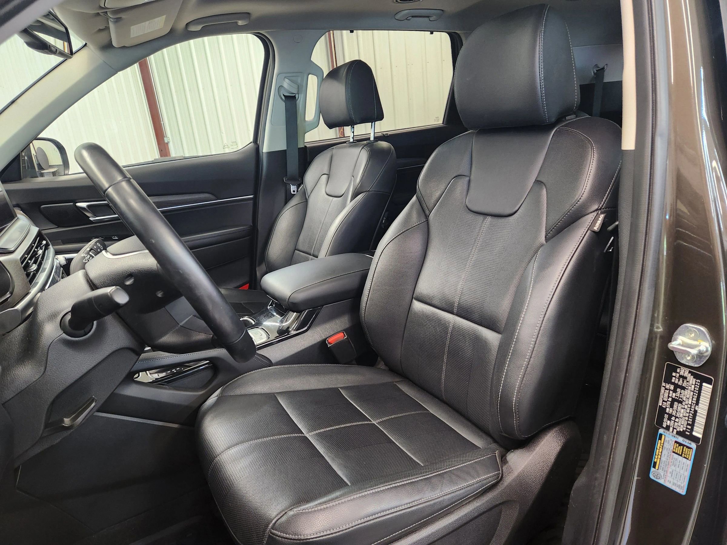 Used 2022 Kia Telluride EX w/ EX Premium Package image 4