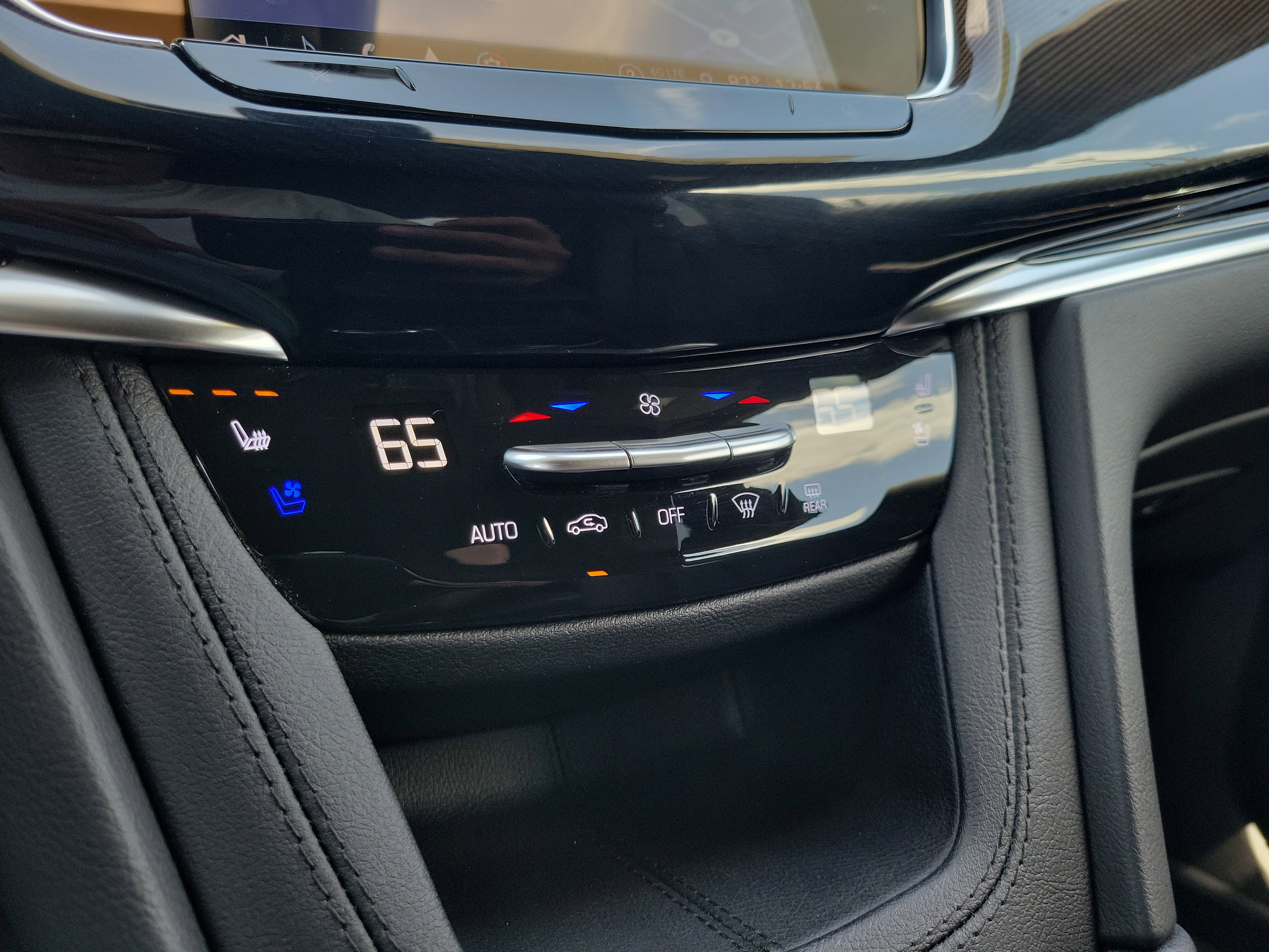 Certified 2025 Cadillac XT6 Premium Luxury w/ Platinum Package image 25