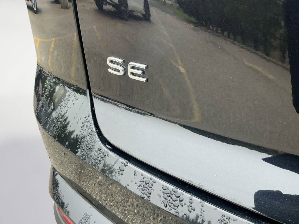 Used 2024 Volkswagen Atlas Cross Sport SE image 23