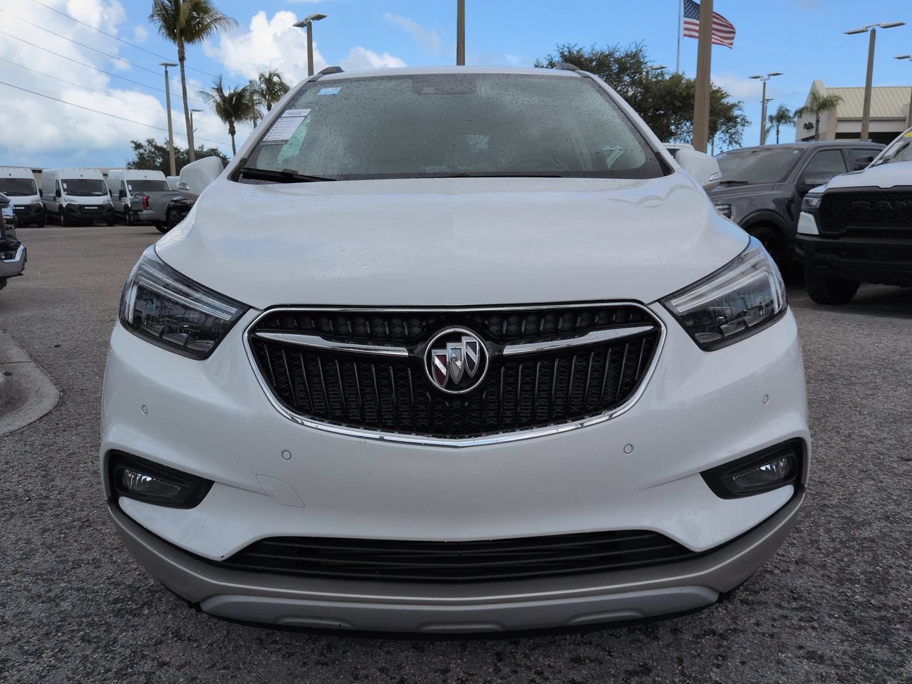 Used 2019 Buick Encore Essence w/ Safety Package II FWD image 3