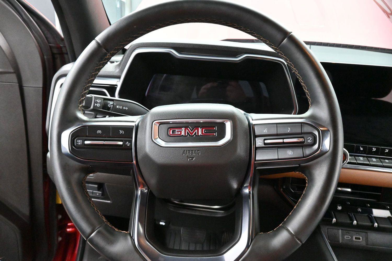 Used 2024 GMC Canyon AT4 w/ Canyon Safety Plus Package AWD/4WD image 16