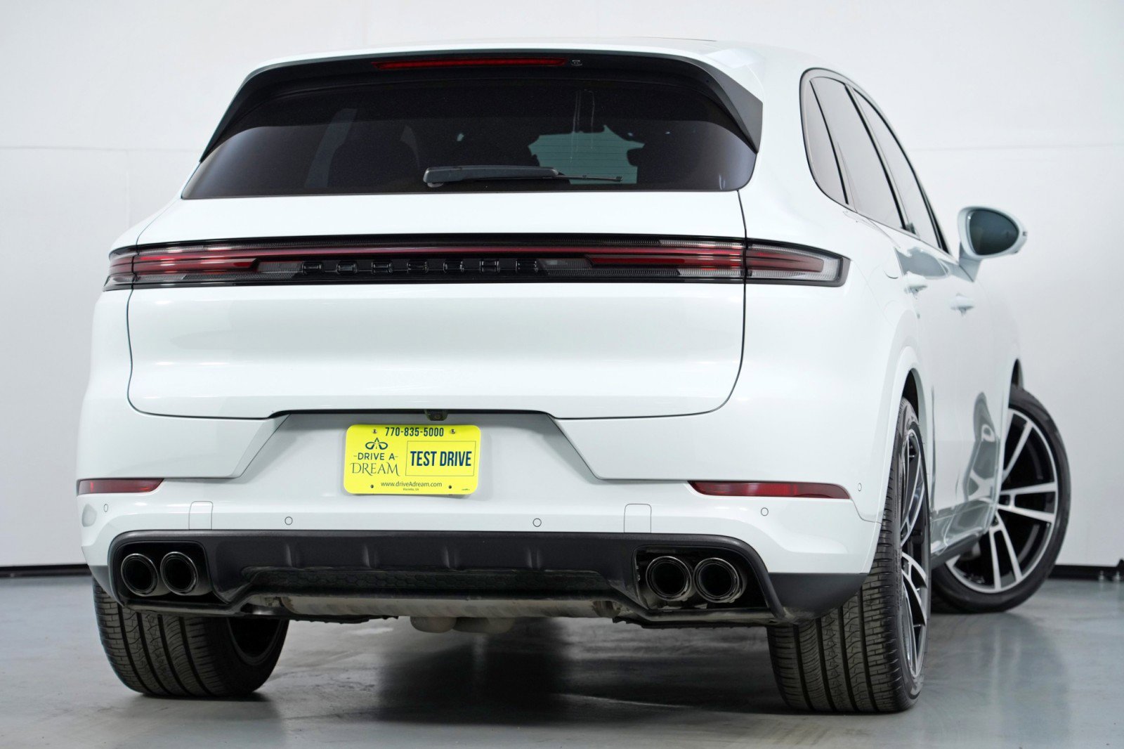 Used 2024 Porsche Cayenne S w/ Premium Package Plus image 5
