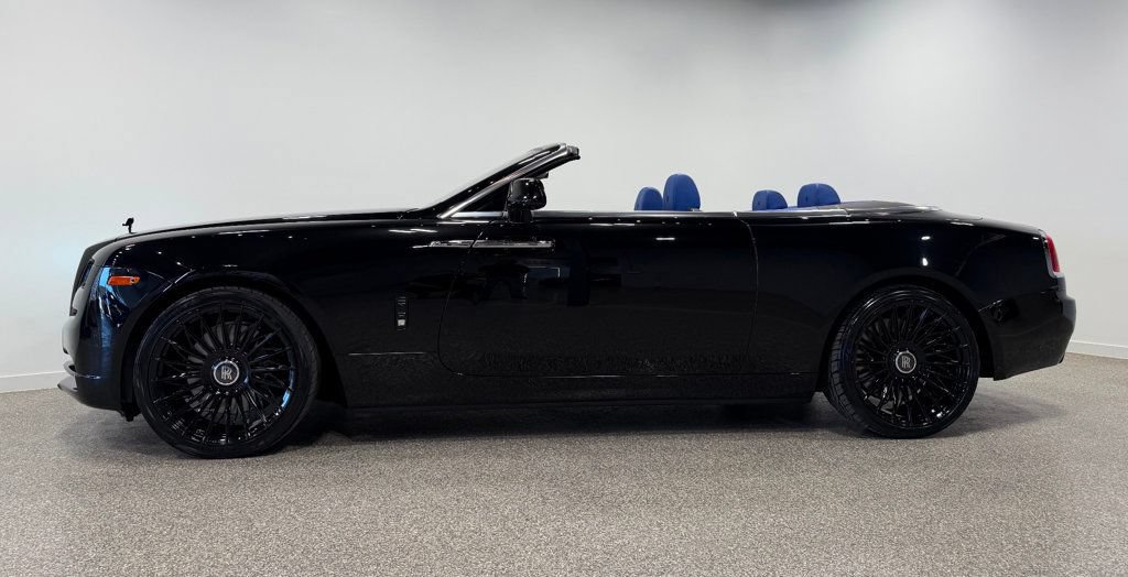 Used 2019 Rolls-Royce Dawn RWD image 25