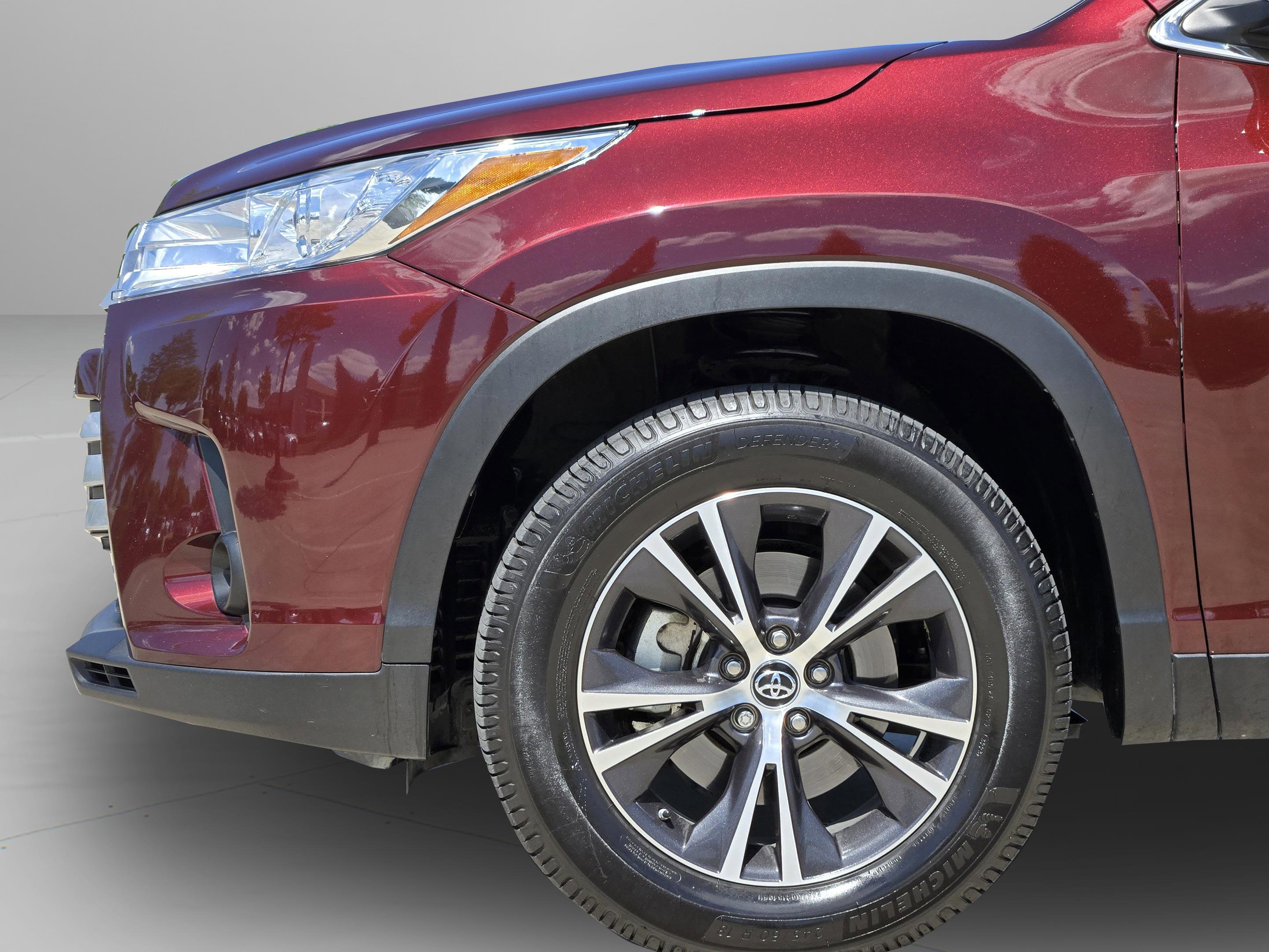 Used 2019 Toyota Highlander LE image 34