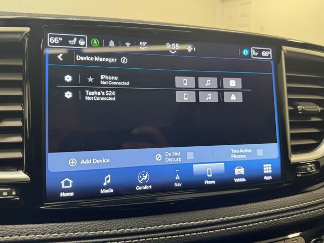 Used 2025 Chrysler Pacifica Limited image 19