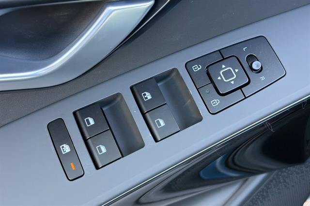 New 2026 Kia Niro EX FWD image 12