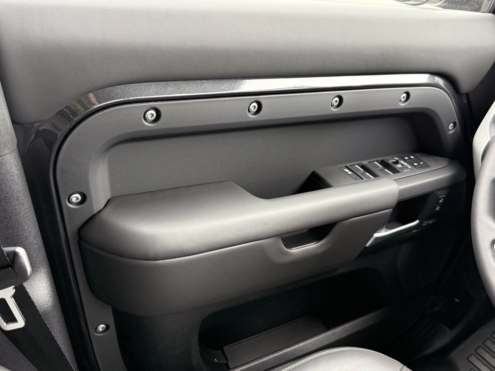 New 2026 Land Rover Defender 110 X-Dynamic SE AWD/4WD image 43
