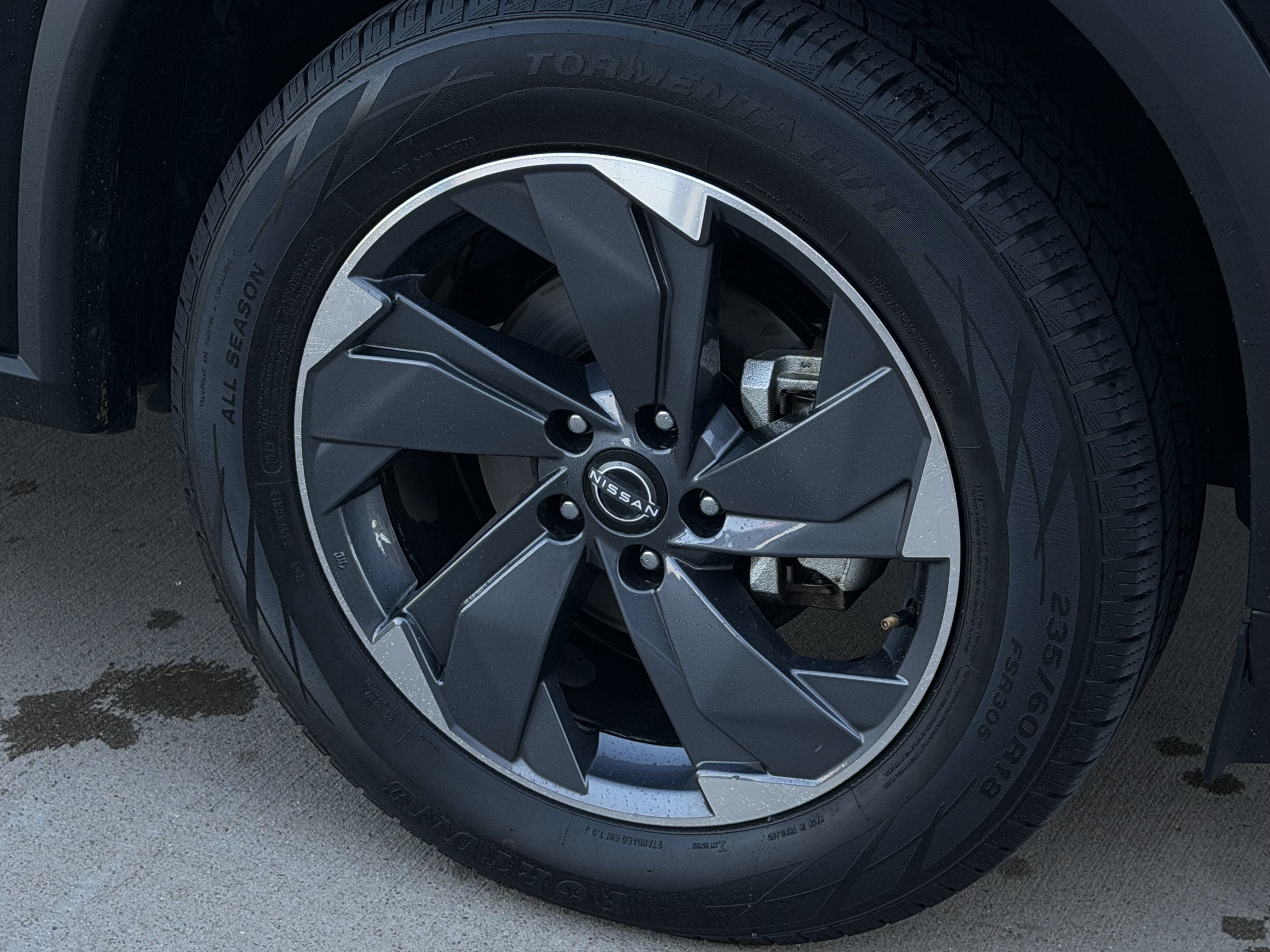 Used 2025 Nissan Rogue SV FWD image 10