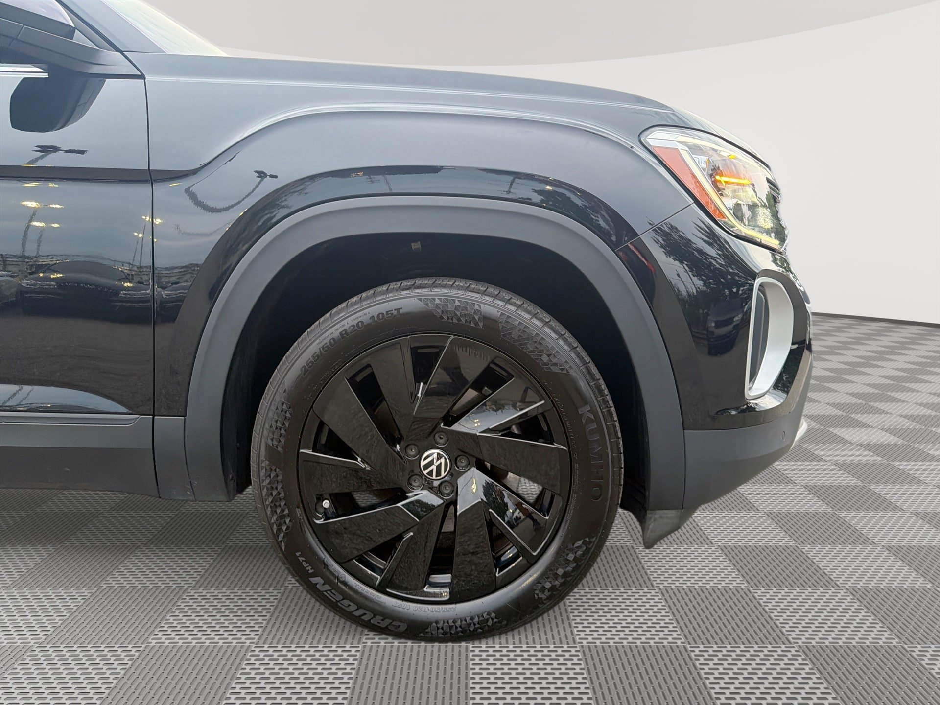 Used 2024 Volkswagen Atlas SE w/ Black Wheel Package AWD/4WD image 30