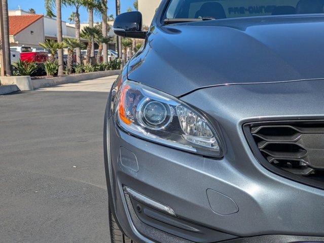 Used 2017 Volvo S60 T5 Cross Country Platinum w/ Climate Package AWD/4WD image 10