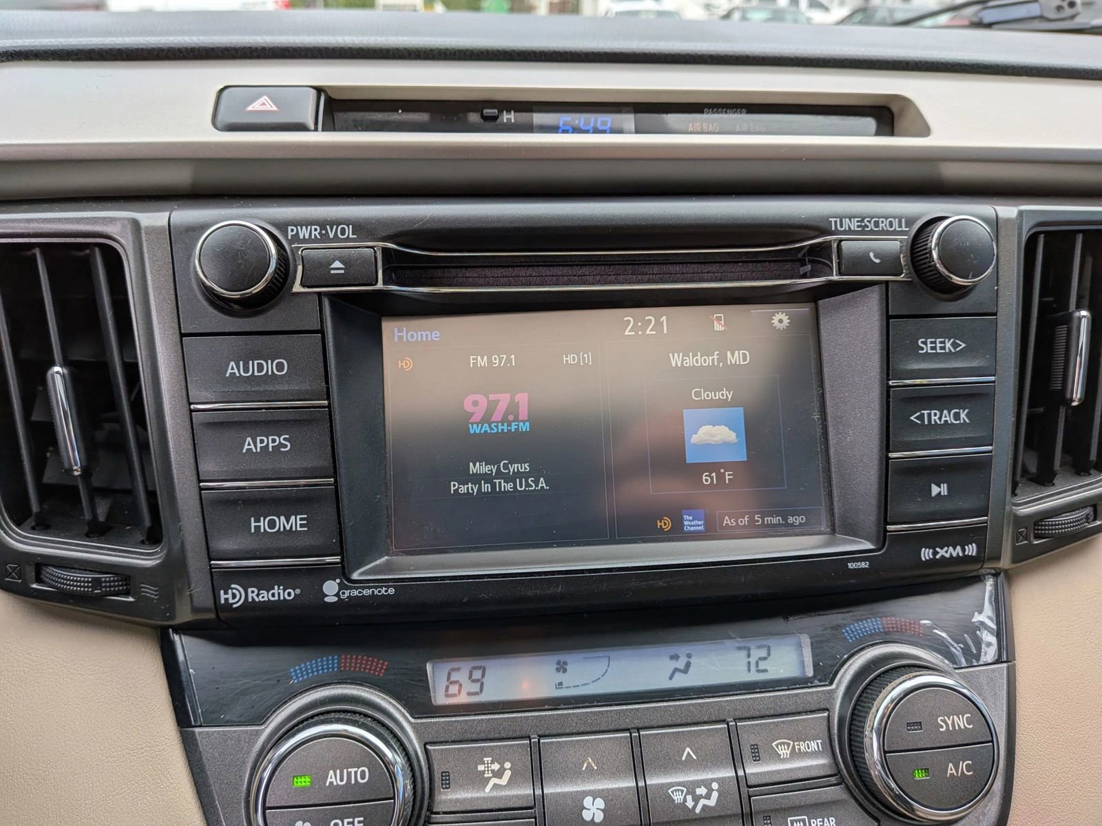 Used 2015 Toyota RAV4 XLE AWD/4WD image 51