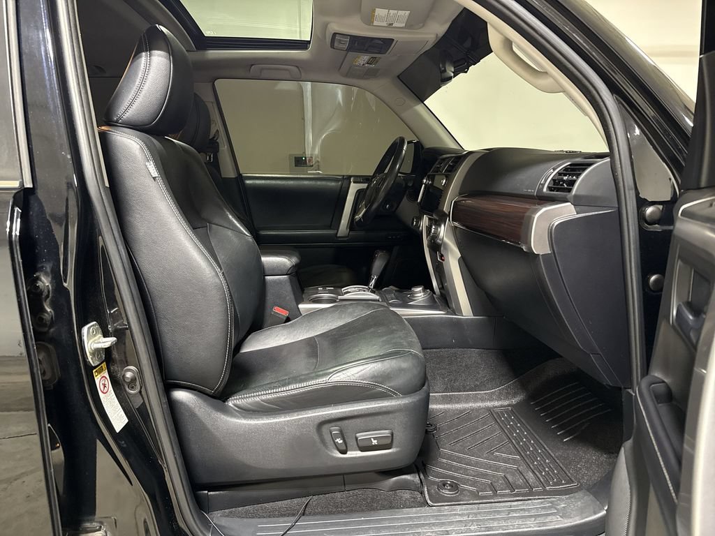 Used 2018 Toyota 4Runner Limited AWD/4WD image 22