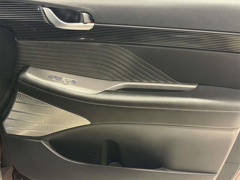 Used 2024 Hyundai Palisade Calligraphy image 9