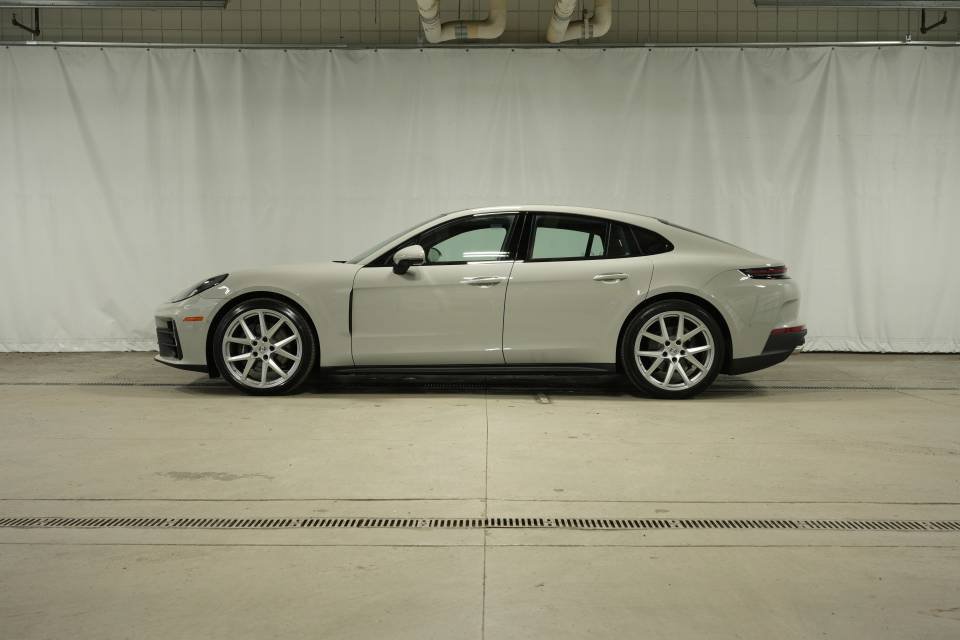 New 2026 Porsche Panamera 4 AWD/4WD image 2