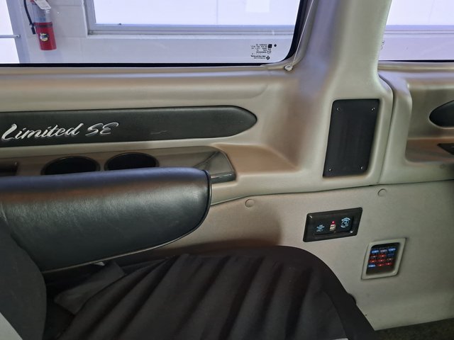 Used 2015 Chevrolet Express 2500 RWD image 26