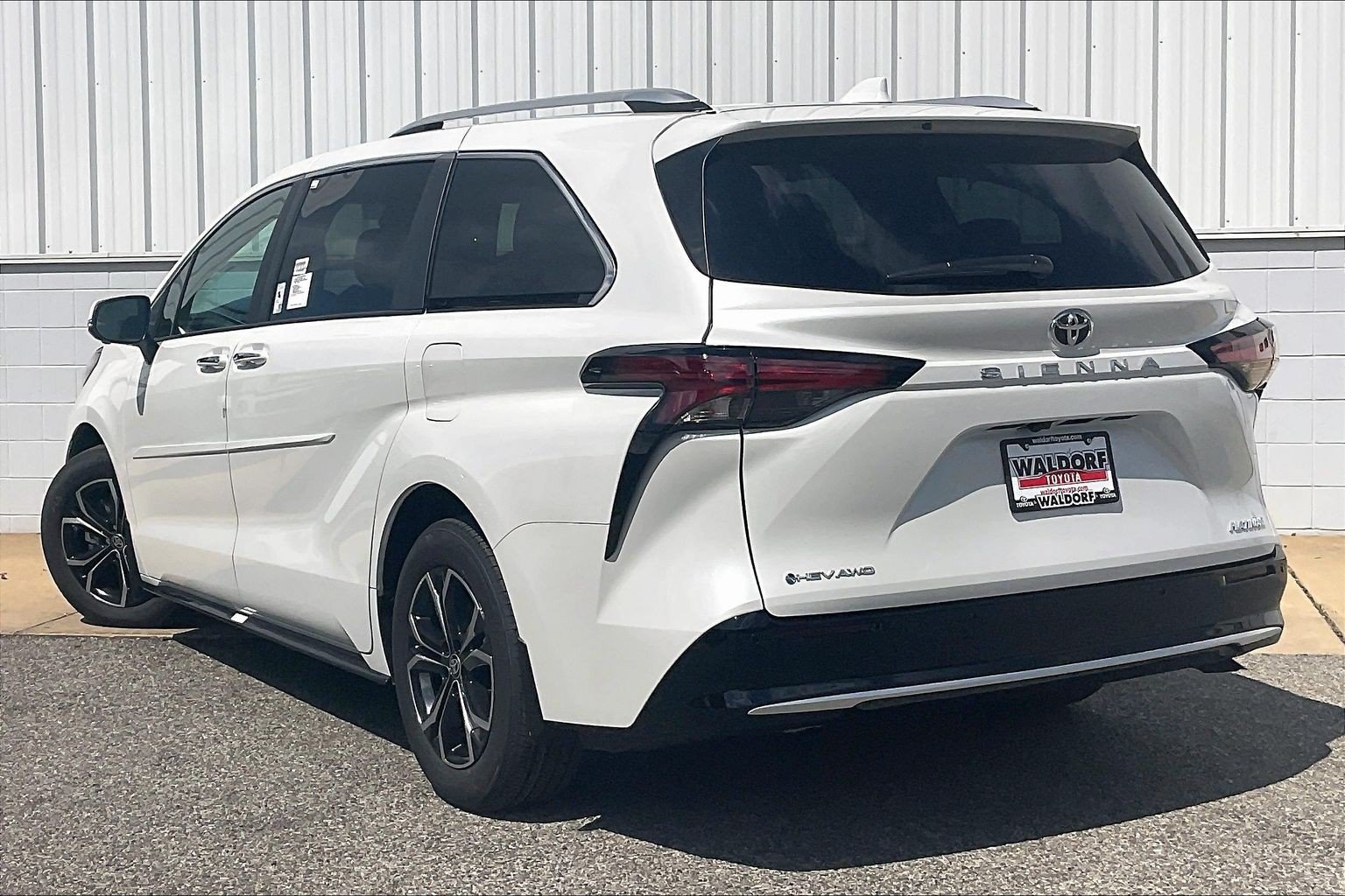 New 2026 Toyota Sienna Platinum AWD/4WD image 3