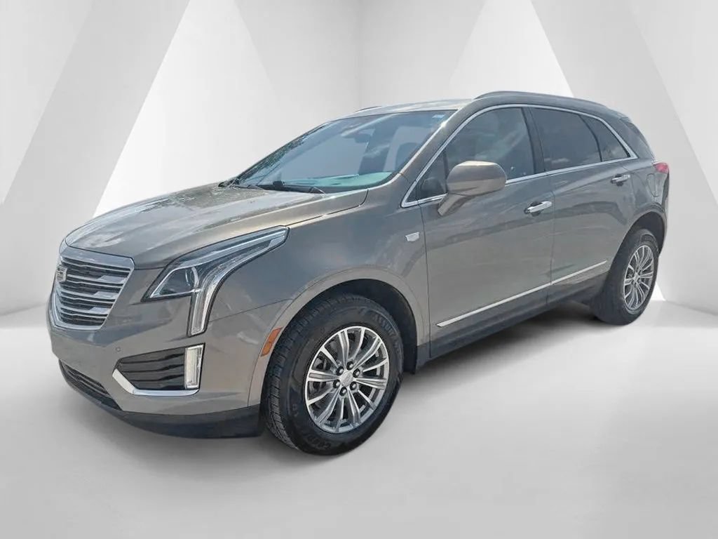 Used 2018 Cadillac XT5 Luxury w/ Driver Awareness Package FWD image 3
