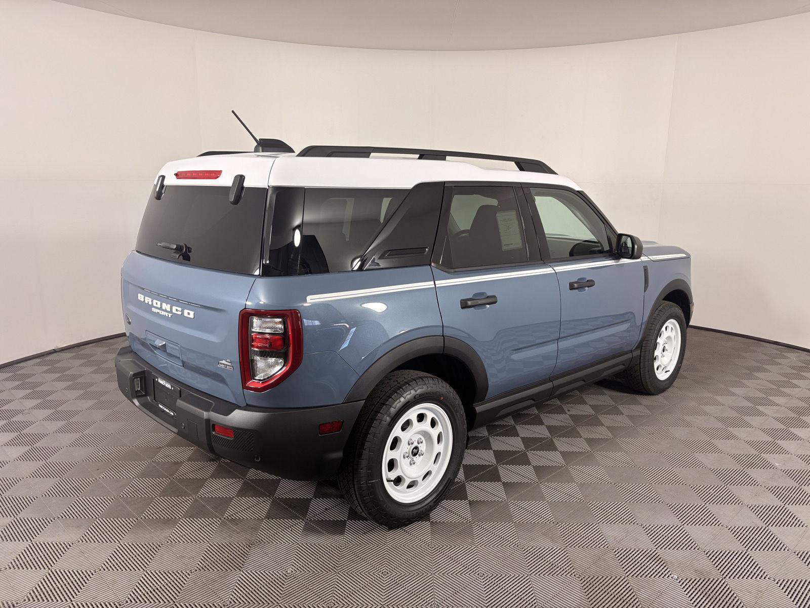 New 2025 Ford Bronco Sport Heritage w/ Convenience Package AWD/4WD image 9