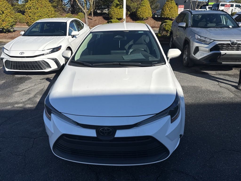 Used 2023 Toyota Corolla LE image 4