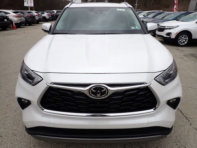 New 2026 Toyota Highlander Platinum image 9