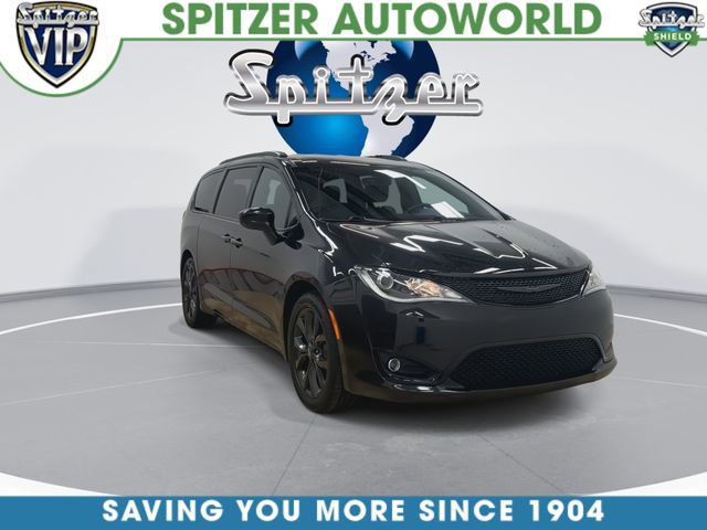 Used 2020 Chrysler Pacifica Touring-L Plus w/ S Appearance Package FWD image 7