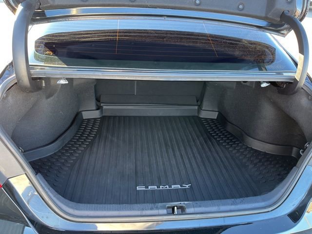 Used 2020 Toyota Camry XLE image 31