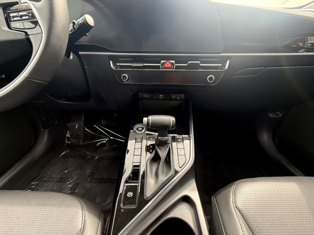 Used 2024 Kia Niro SX image 15