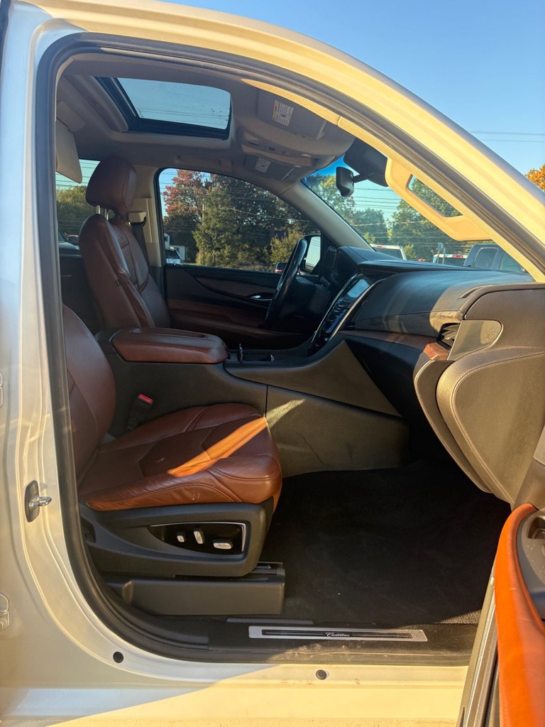 Used 2015 Cadillac Escalade ESV Premium AWD/4WD image 12