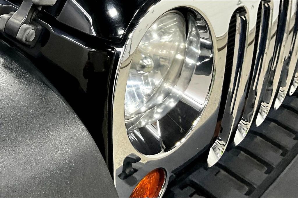 Used 2013 Jeep Wrangler Rubicon w/ PWR Convenience Group image 28