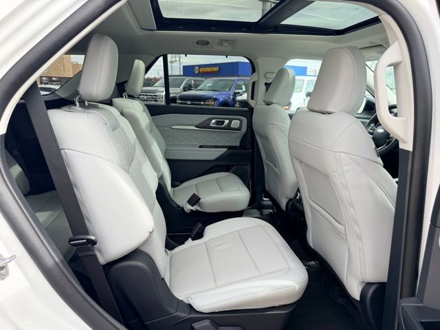 Used 2025 Ford Explorer Platinum w/ Ultimate Package image 36