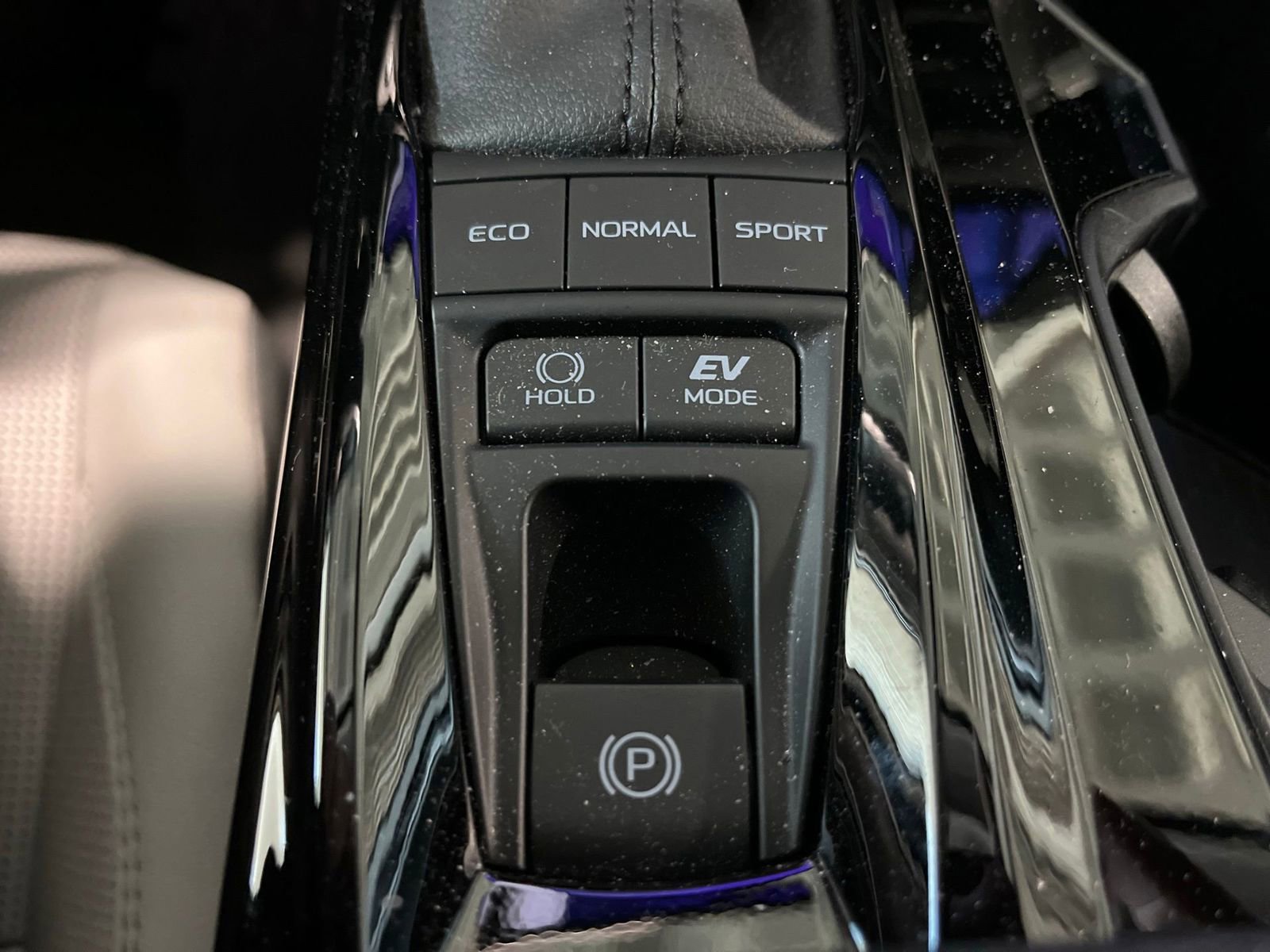 Used 2025 Toyota Camry XLE AWD/4WD image 28