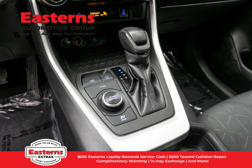 Used 2021 Toyota RAV4 XLE w/ XLE Grade Weather Package AWD/4WD image 14