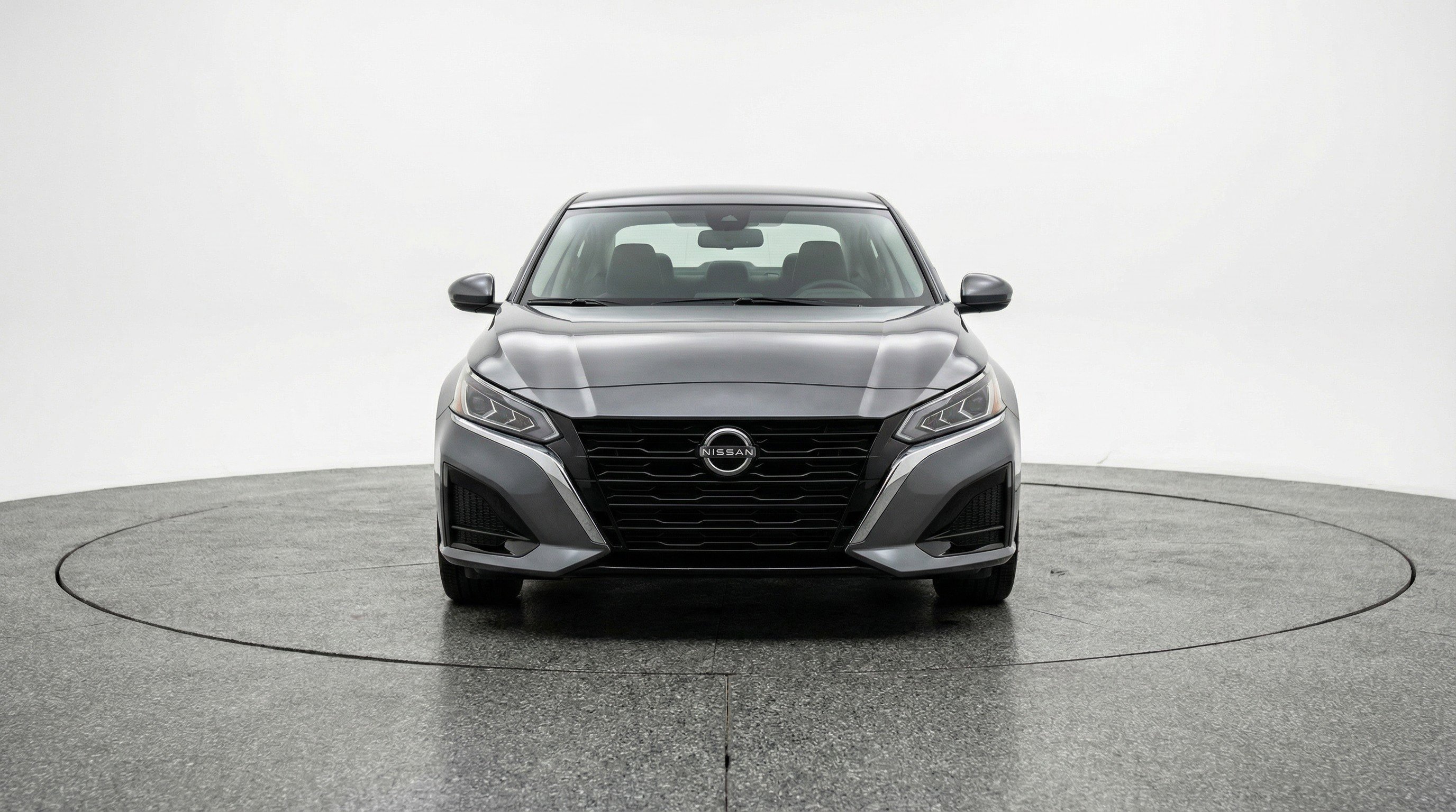 Used 2025 Nissan Altima 2.5 SV image 2