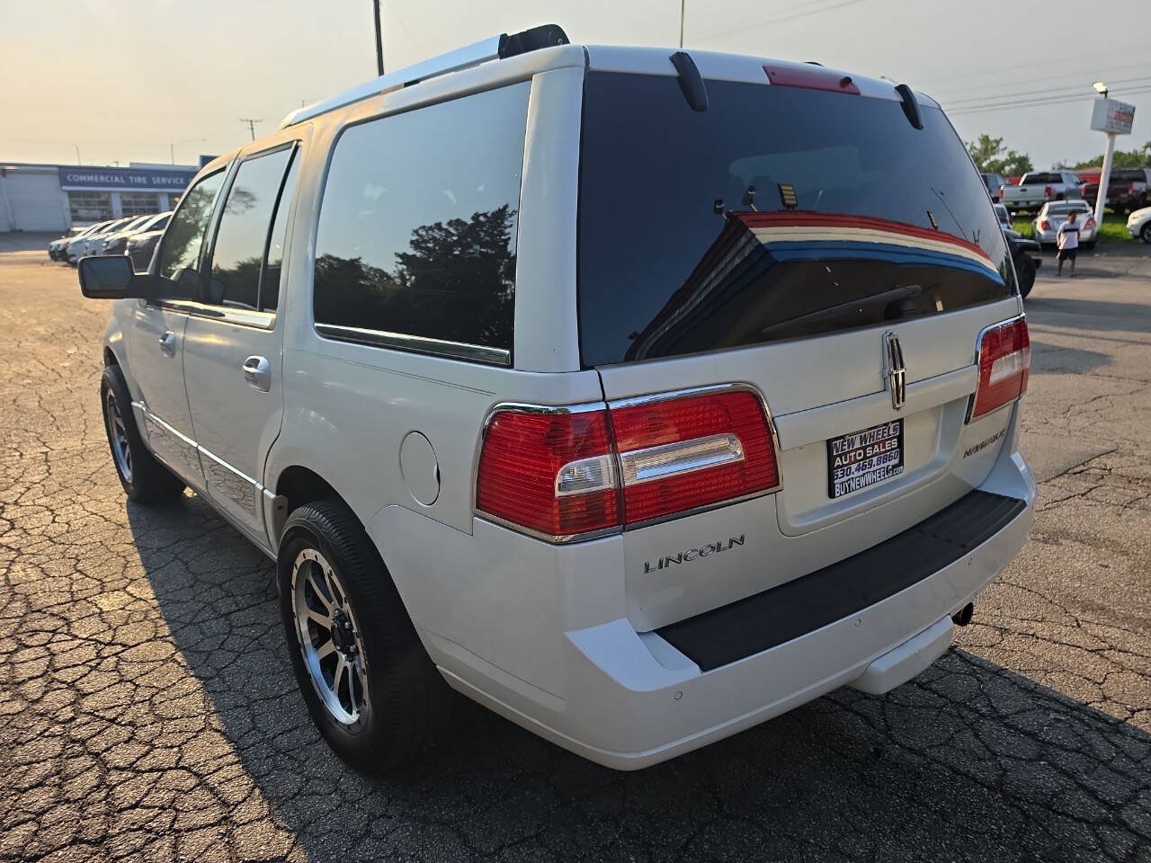 Used 2010 Lincoln Navigator 4WD image 15