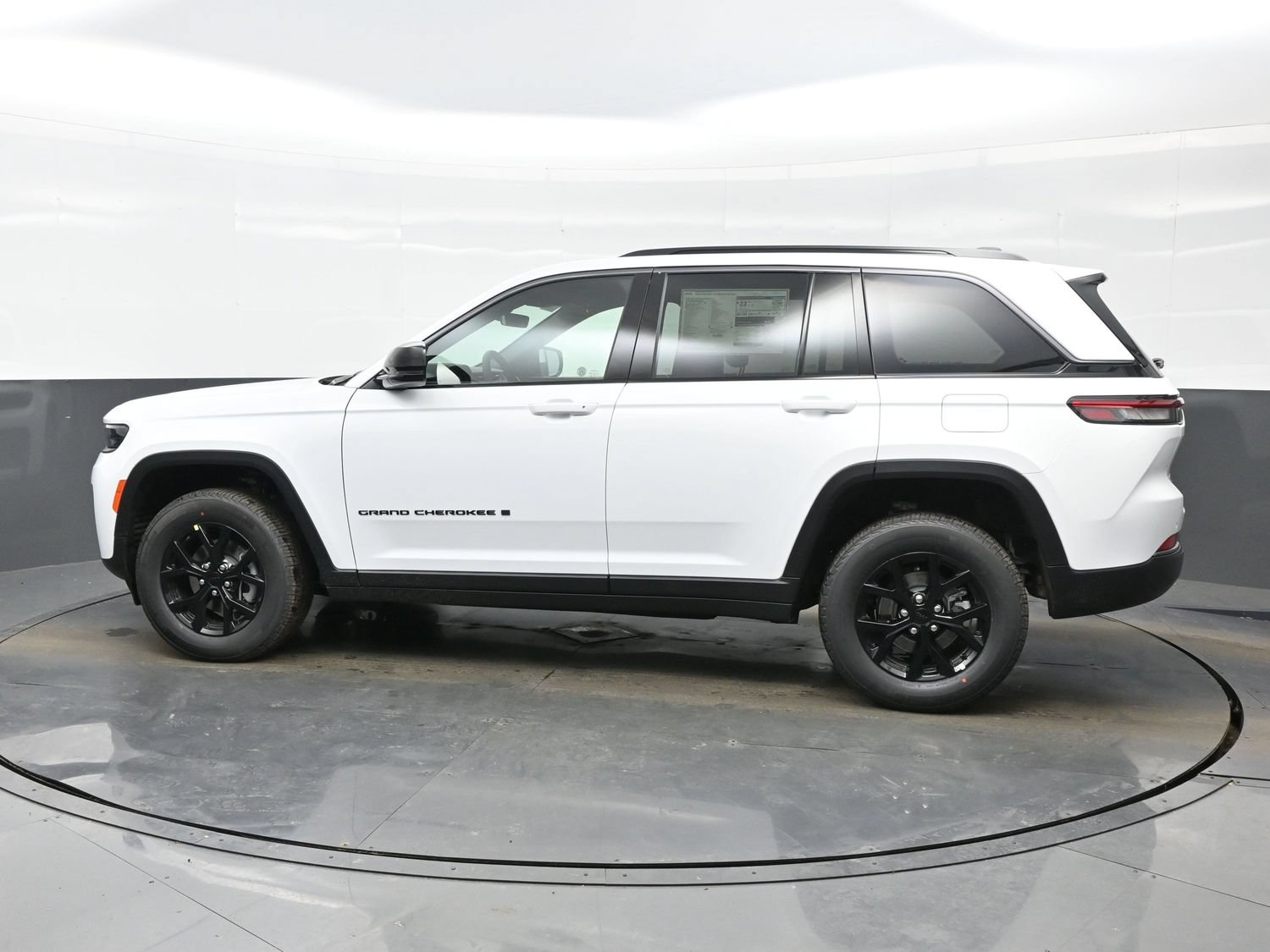 New 2026 Jeep Grand Cherokee Altitude AWD/4WD image 4